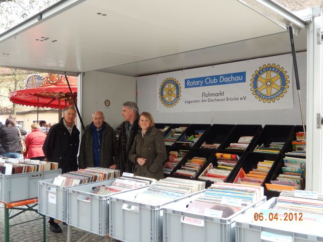 buecherflohmarkt-rotary Auf dem Bücherflohmarkt